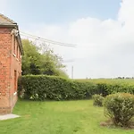 2 Lane End Cottages
