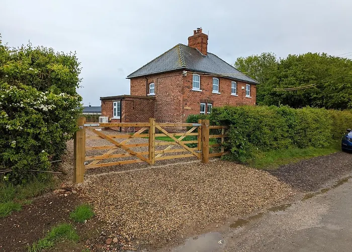 2 Lane End Cottages